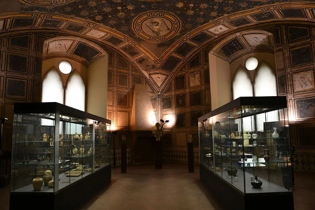 Vaso de Pandolfo Malatesta - Pavia | Secret World Trip Planner