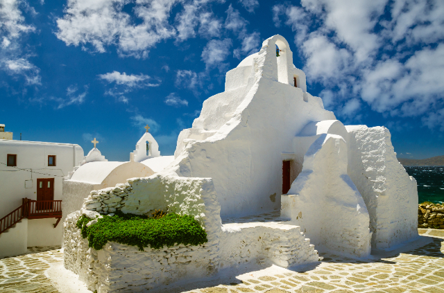 Iglesia de Panagia Paraportiani - Mikonos | Secret World Trip Planner