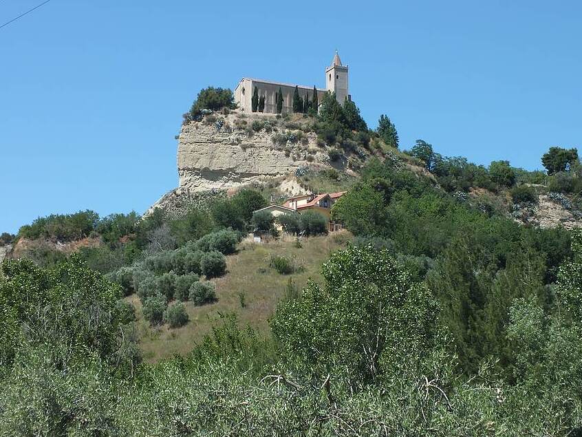 Kirche Santa Maria della Rocca - Offida | Secret World Trip Planner