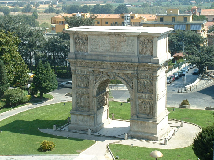 Boog van Trajanus - Benevento | Secret World Trip Planner