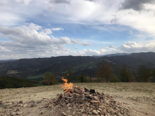 De kleinste vulkaan ter wereld - Villaggio Monte Busca, Tredozio | Secret World Trip Planner