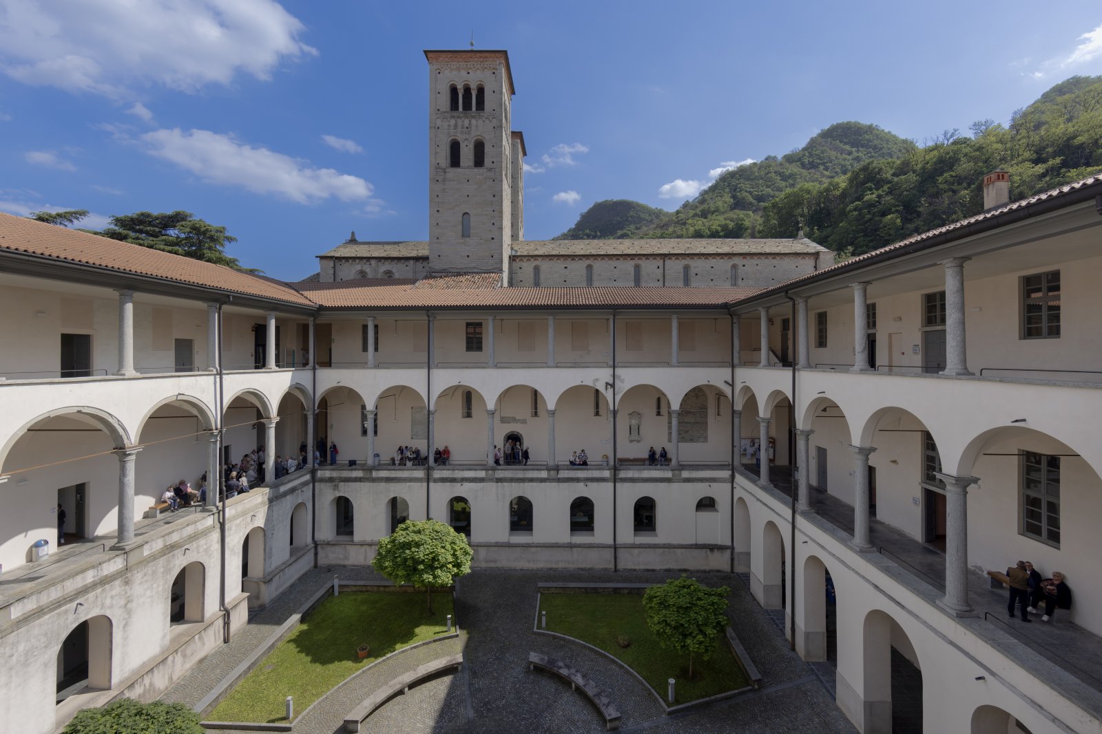 Basilique de Sant'Abbondio - Como | Secret World Trip Planner