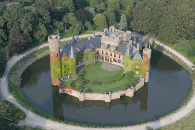 Schloss Wijnendale - Torhout | Secret World Trip Planner