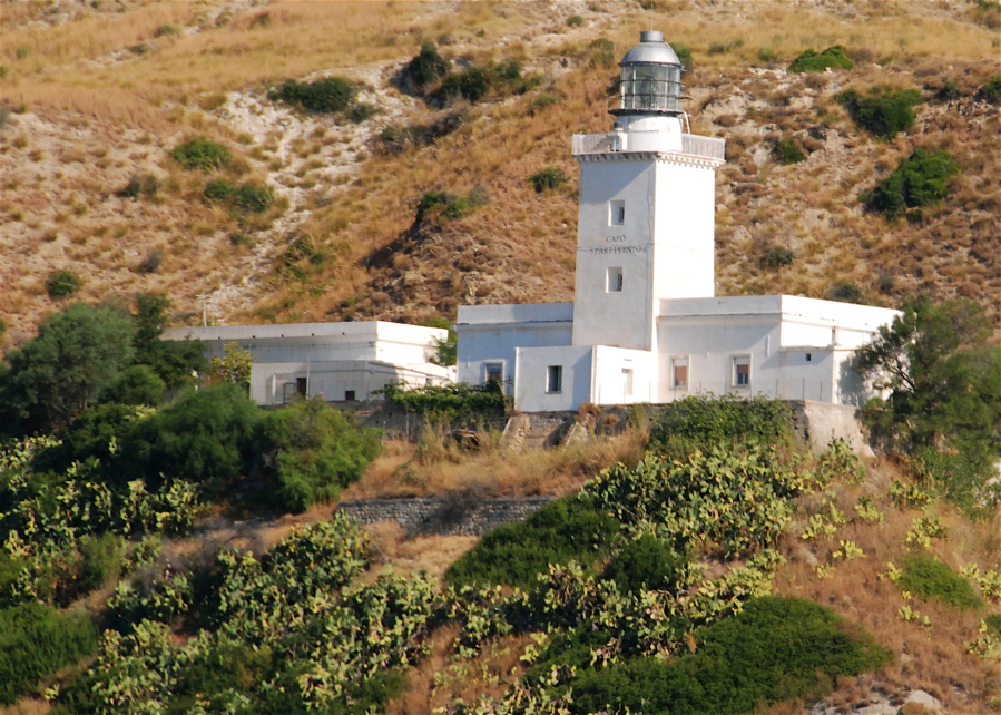 Calabrië: Vuurtoren van Capo Spartivento - Via Faro Capo Spartivento | Secret World Trip Planner