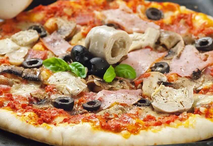 Pizza Caprichosa - Pizzeria Starita a Materdei | Secret World Trip Planner