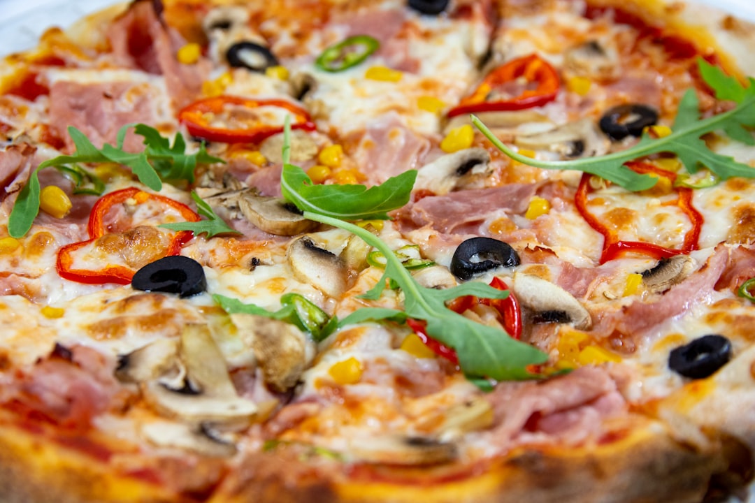 Pizza Caprichosa - Pizzeria Starita a Materdei | Secret World Trip Planner