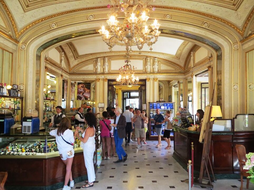 那不勒斯/Caffè Gambrinus：意大利最美丽的酒吧之一 - Napoli | Secret World Trip Planner