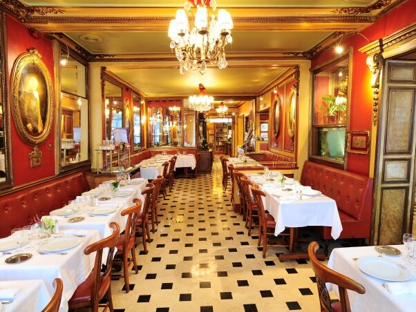 Le Procope: o mais antigo café operacional de Paris - Paris | Secret World Trip Planner