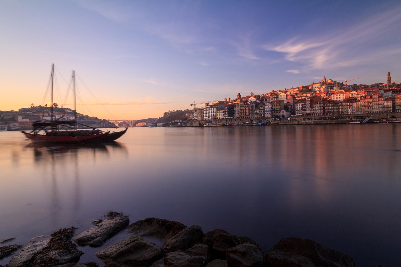 O vinho do porto é a alma de toda a região do Porto e Douro - Porto | Secret World Trip Planner