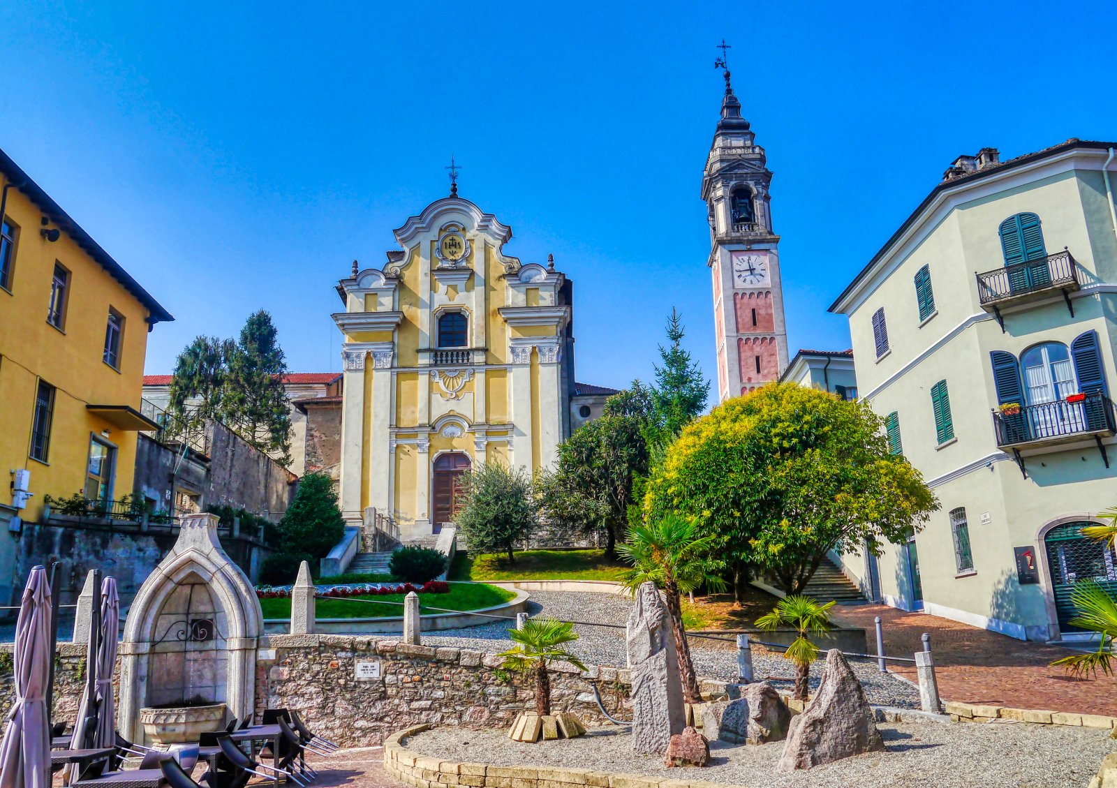 Арона / Церковь Святых Мучеников (или Святого Грациана) - Arona | Secret World Trip Planner