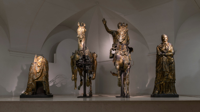 De vergulde bronzen van Cartoceto di Pergola - Pergola | Secret World Trip Planner