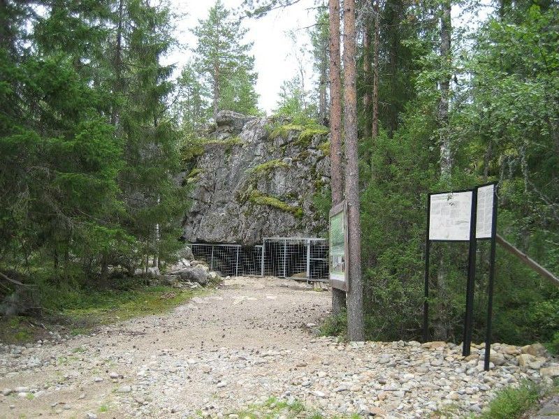 Susiluola (Wolf Grot) - Kristiinantie 100 | Secret World Trip Planner