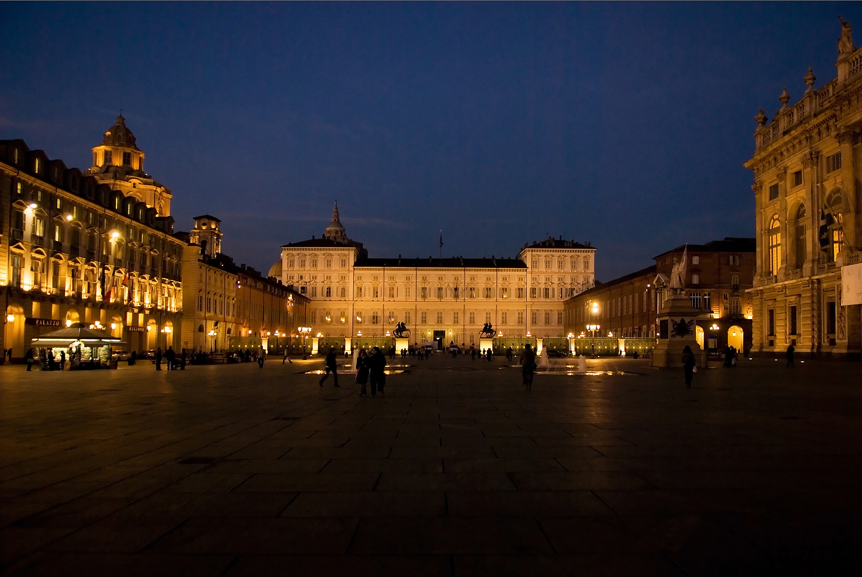 Kasteelplein - Torino | Secret World Trip Planner