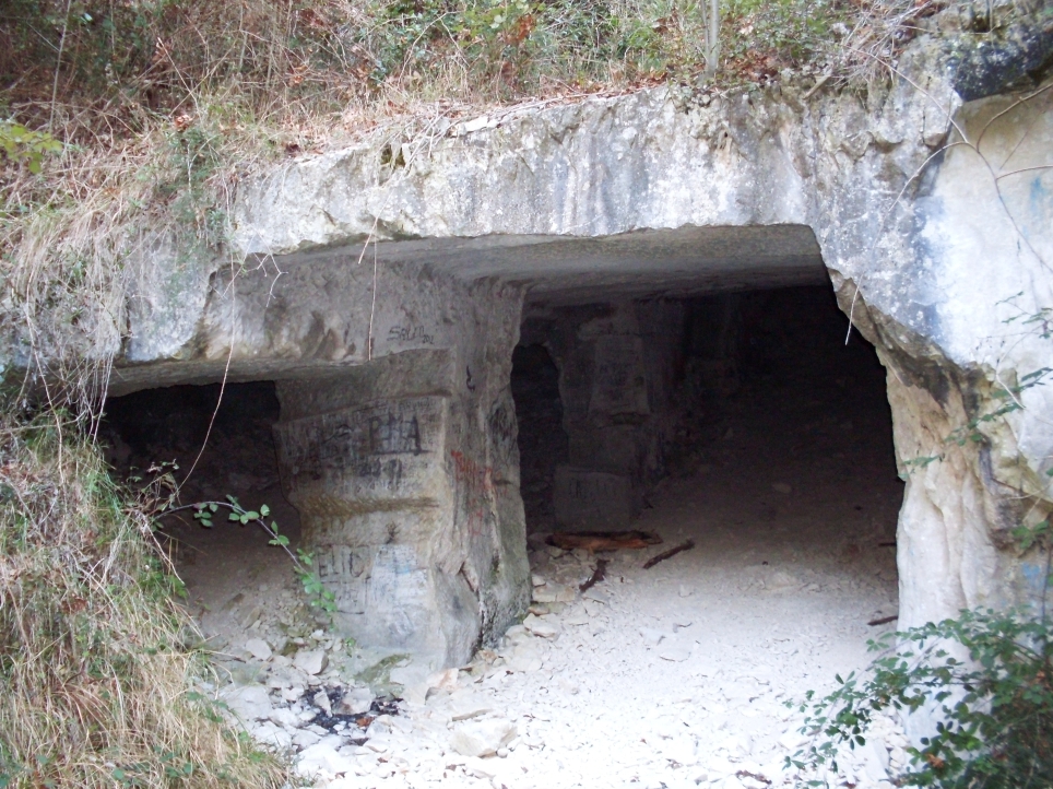 Ancona | Die römischen Höhlen - Sentiero Grotte Romane | Secret World Trip Planner