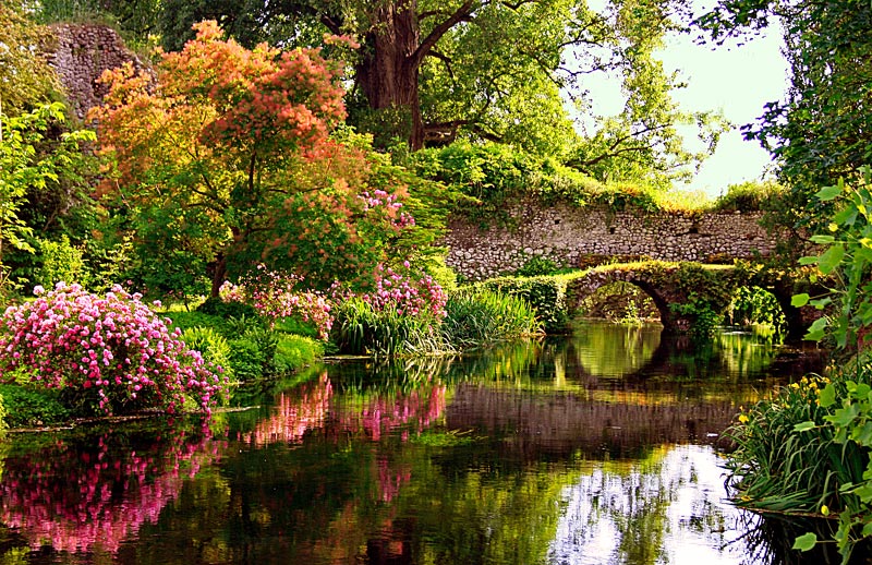 ニンファの庭 - Doganella di Ninfa | Secret World Trip Planner