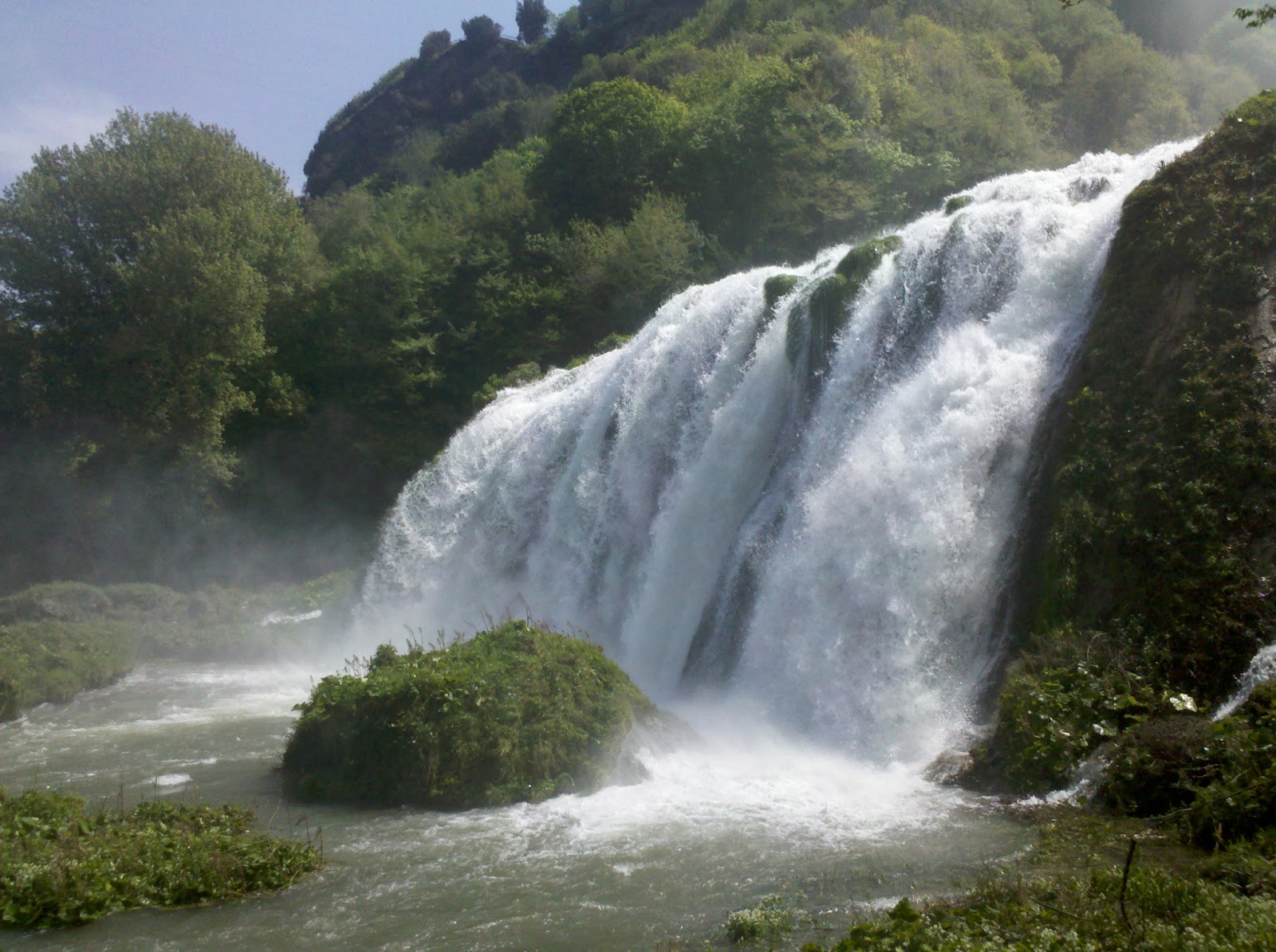 Cataratas Marmore - Terni | Secret World Trip Planner