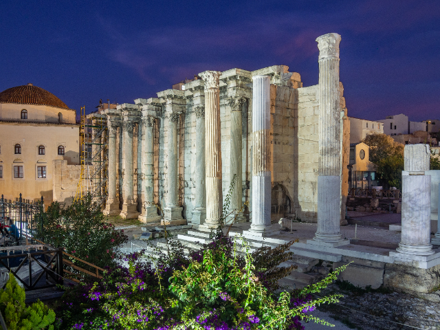 Hadrian's Bibliotheek - Athina | Secret World Trip Planner