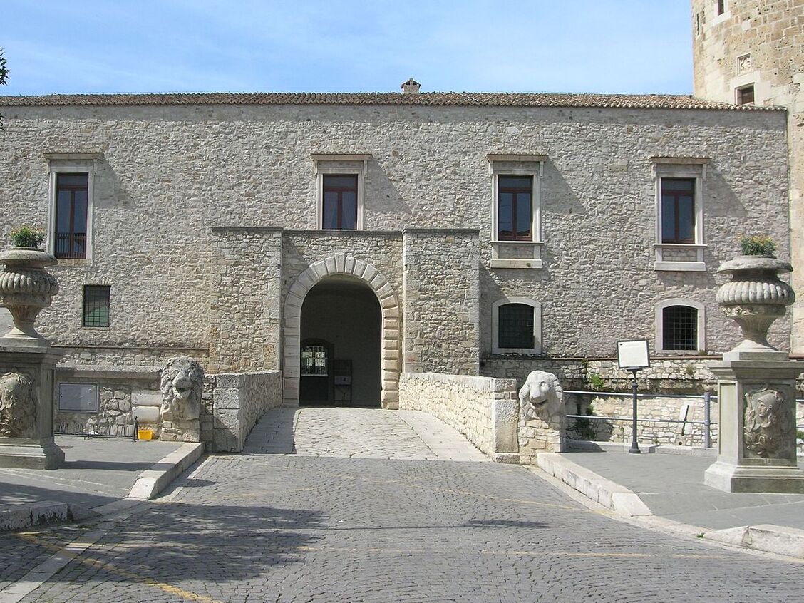 Venosa ed il museo del castello aragonese  - Venosa | Secret World Trip Planner