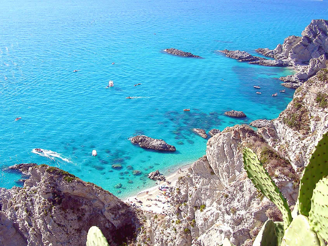 LA PLAGE DE PRAIA I FOCU - Capo Vaticano | Secret World Trip Planner