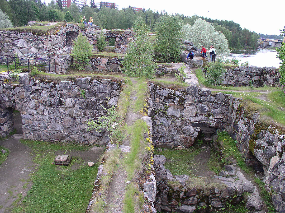 Castillo de Kajaani en Finlandia: ruinas hist&oacute;ricas entre naturaleza salvaje y memoria olvidada - Kajaani | Secret World Trip Planner