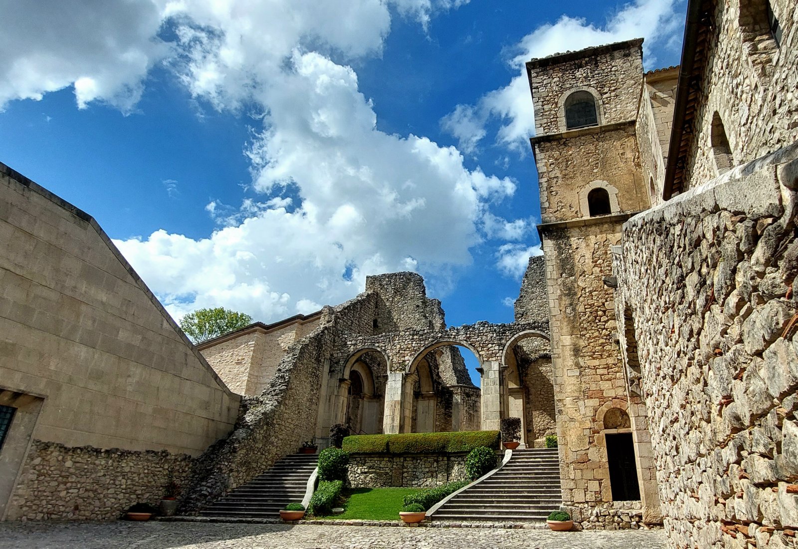 Sant’Angelo dei Lombardi - Sant'Angelo dei Lombardi | Secret World Trip Planner