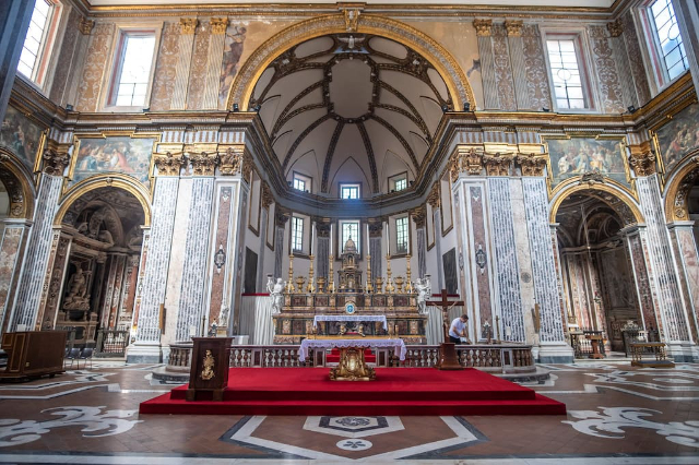 Kerk van San Paolo Maggiore - Napoli | Secret World Trip Planner