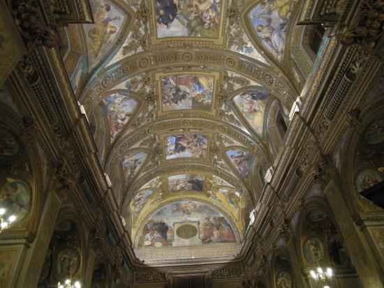 Salerno: Kerk van San Giorgio - Salerno | Secret World Trip Planner