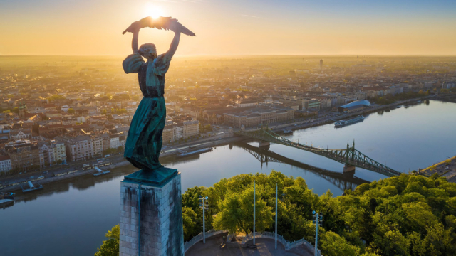 Статуя Свободы - Budapest | Secret World Trip Planner