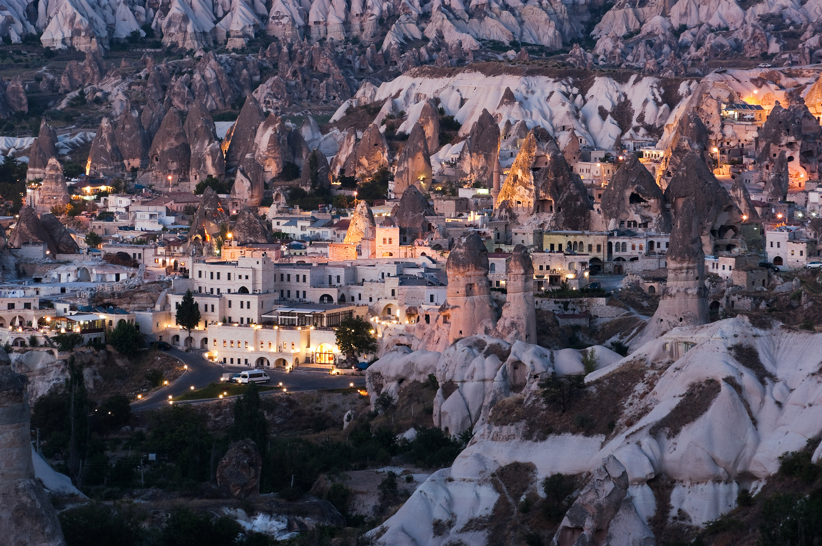 Göreme es una pequeña ciudad en Anatolia Central — Göreme