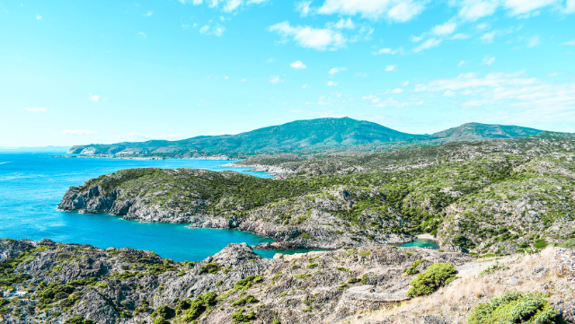 Les falaises de Catalogne - 17489 | Secret World Trip Planner