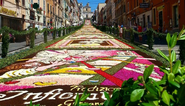 Fiesta de las Flores de Genzano - Genzano di Roma | Secret World Trip Planner