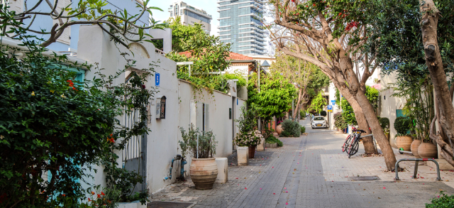 Zijn naam is Tzedek - Tel Aviv | Secret World Trip Planner