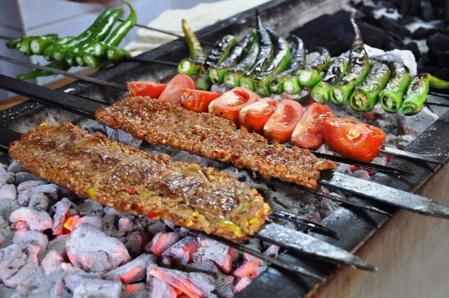 El kebab - Kılıçcılar Sk. No:5 | Secret World Trip Planner