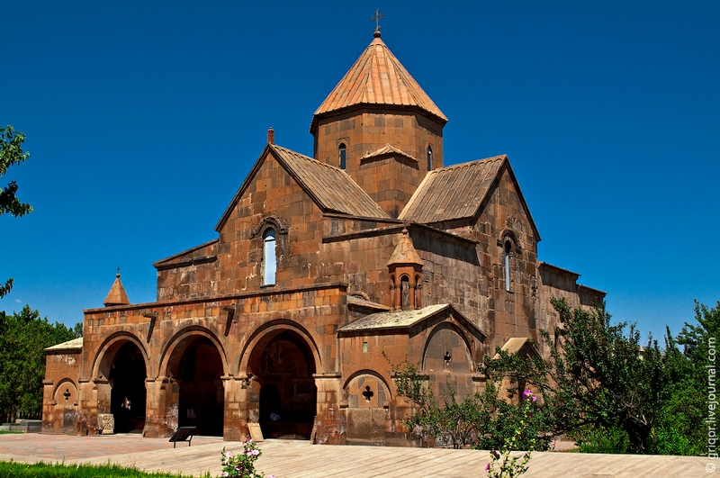 St. Gayane kerk - Echmiadzin | Secret World Trip Planner