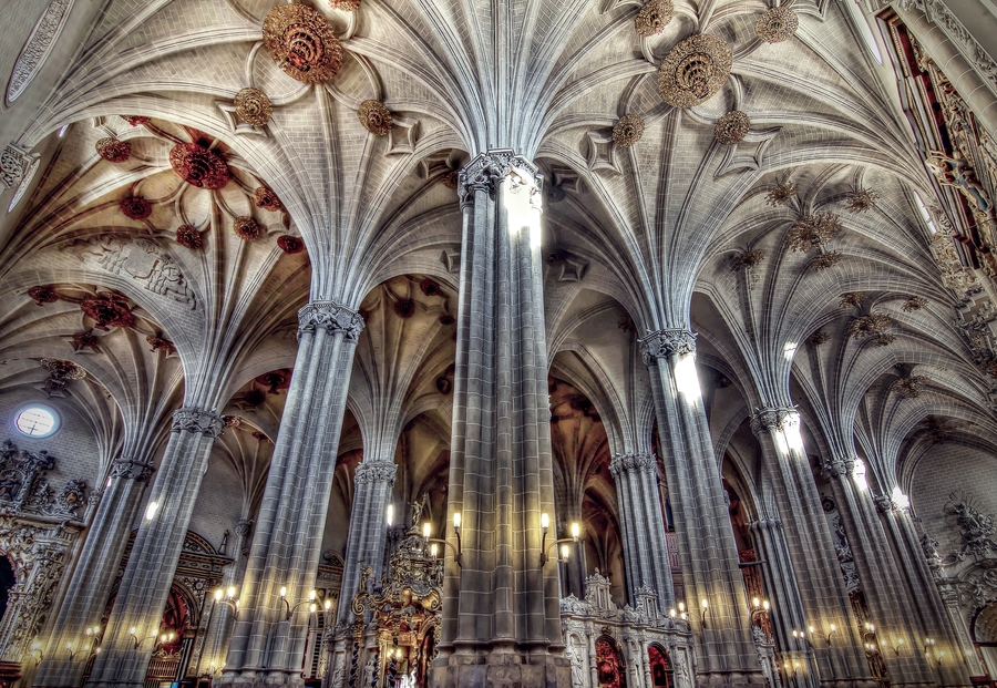 사라고자의 살바도르 성당 - Zaragoza | Secret World Trip Planner