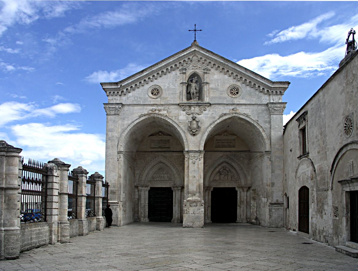 Het heiligdom van St Michael Archangel - Monte Sant'Angelo | Secret World Trip Planner