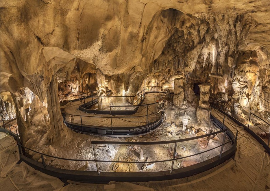 Grotta Chauvet-Pont d'Arc - Un capolavoro di arte preistorica. — Vallon-Pont-d'Arc