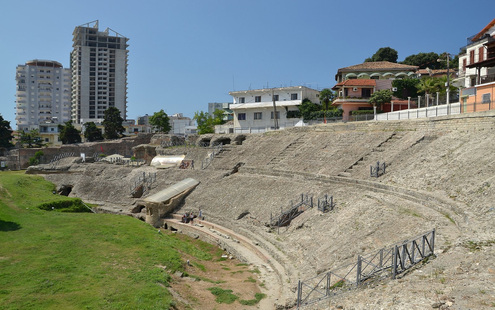 O Anfiteatro de Durres - Durrës | Secret World Trip Planner