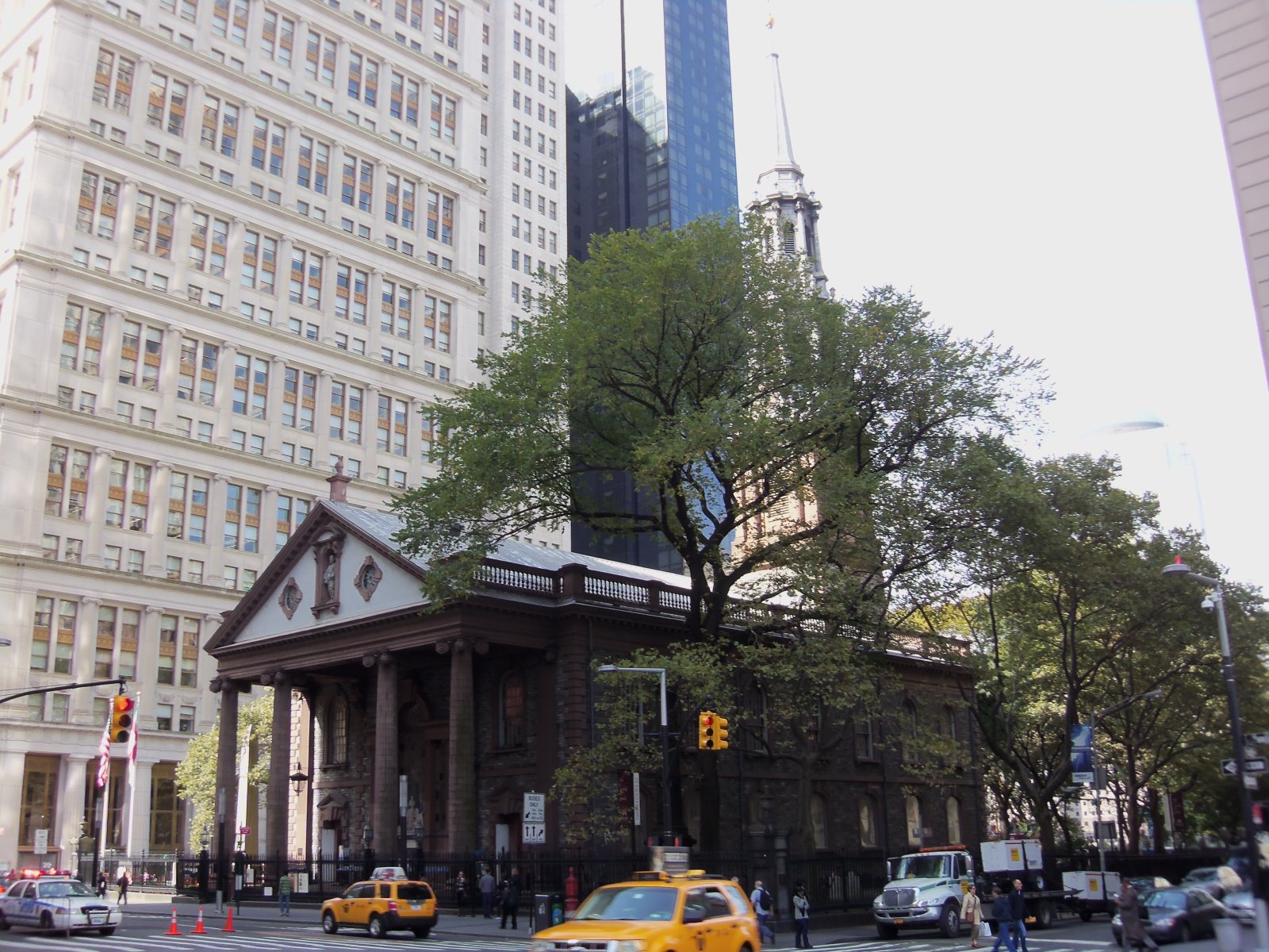 St. Paul's Chapel is the oldest church in Manhattan - New York | Secret World Trip Planner