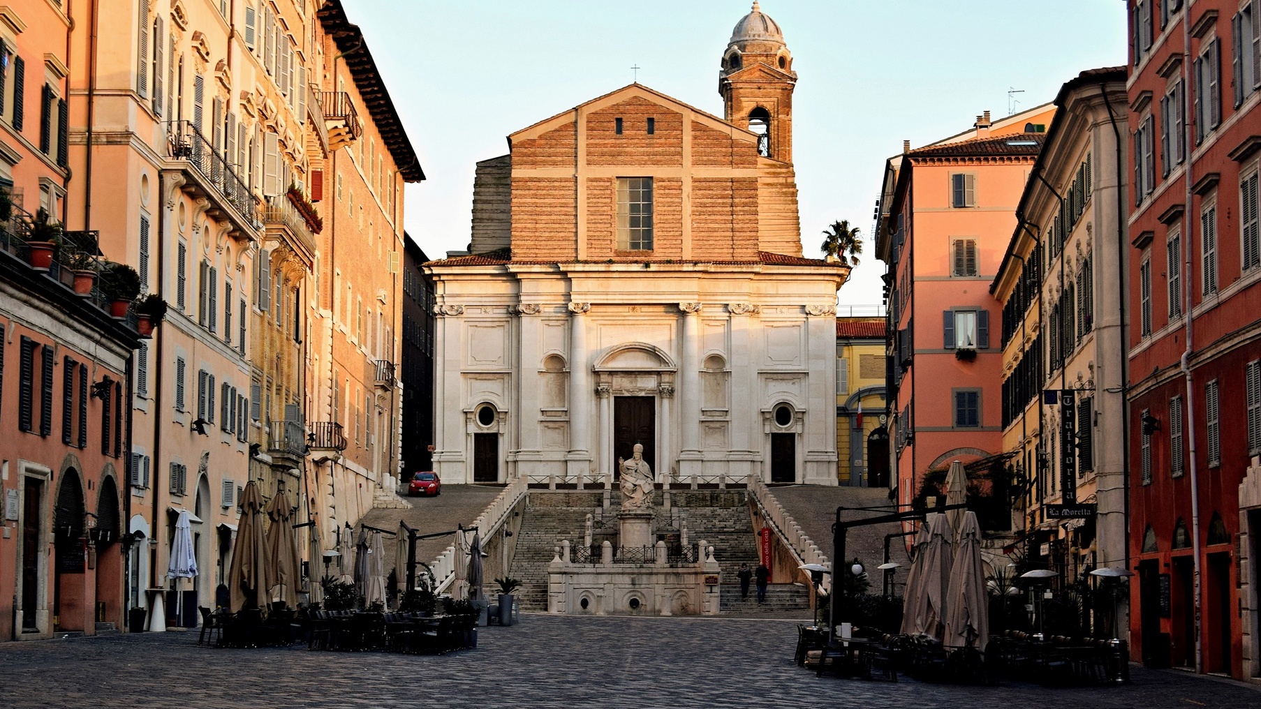 Ancona | Piazza Grande ( Piazza Nuova ) - Ancona | Secret World Trip Planner