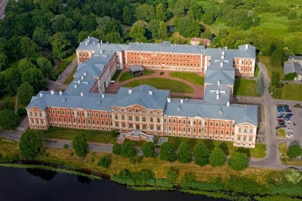耶尔加瓦宫或米塔瓦宫 - Jelgava | Secret World Trip Planner