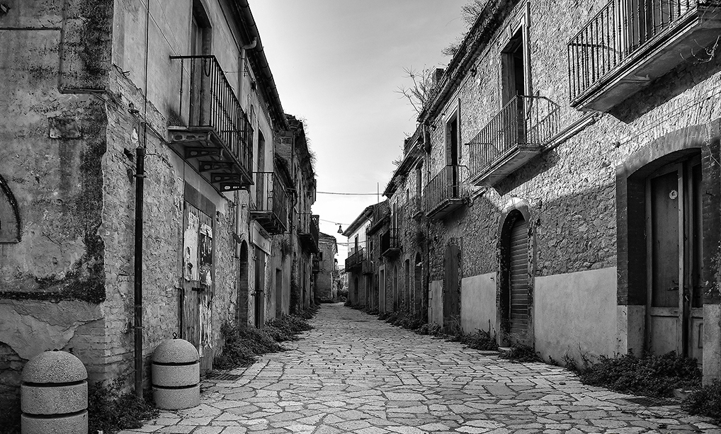 Apex, la ciudad fantasma - Apice Vecchio | Secret World Trip Planner