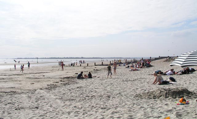 Naturalna i dziewicza piaszczysta plaża West Wittering - West Wittering | Secret World Trip Planner