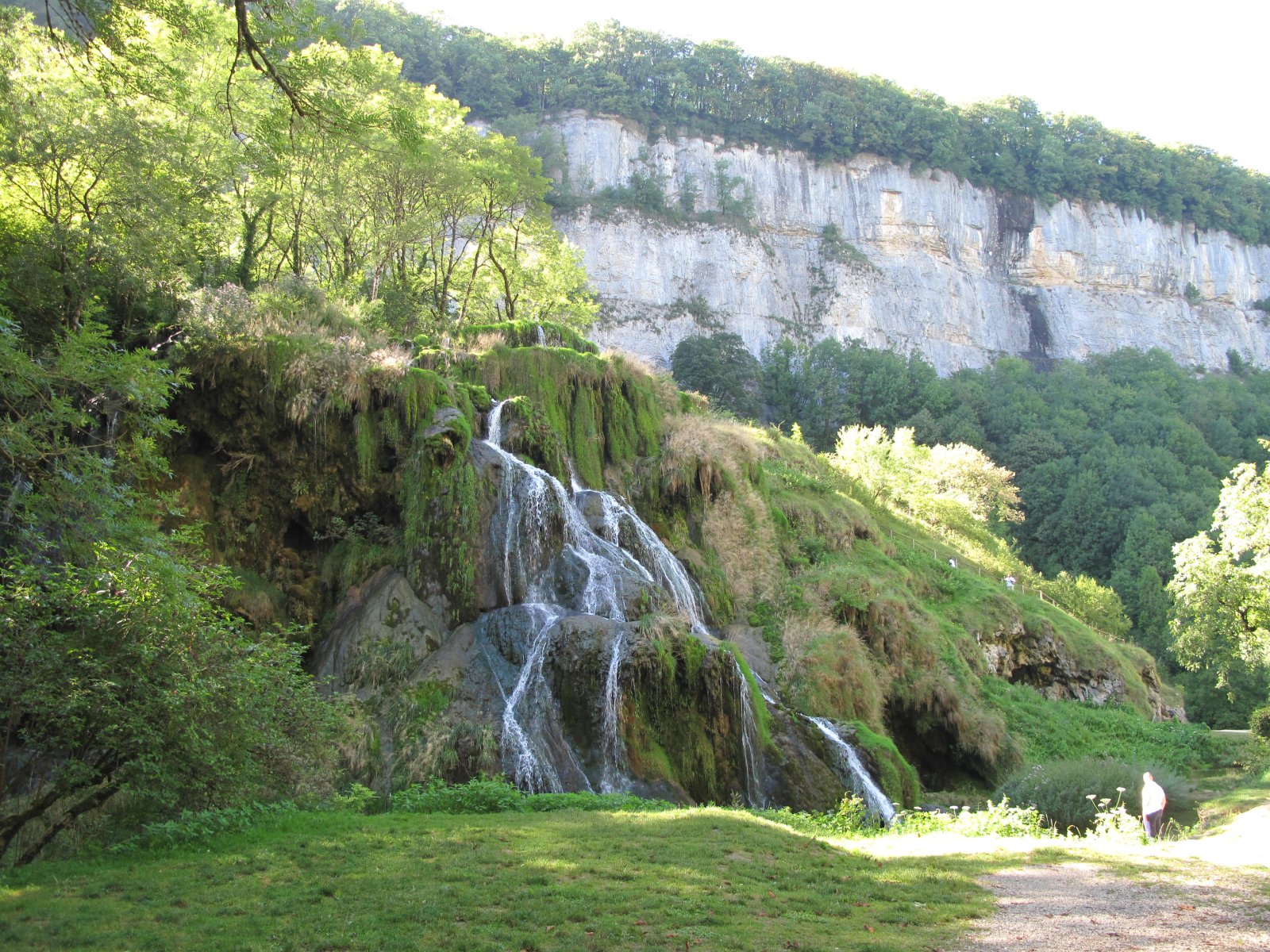 The small village Baume-les-Messieurs - Baume-les-Messieurs | Secret World Trip Planner