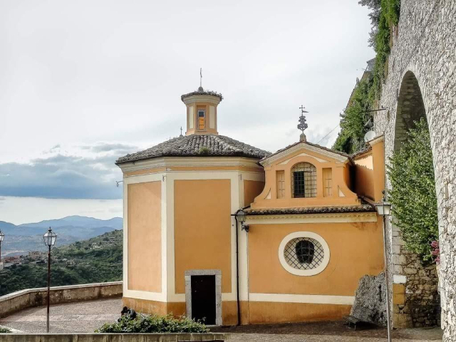키에사 델올리벨라 - Strada Comunale Dell'Olivella | Secret World Trip Planner