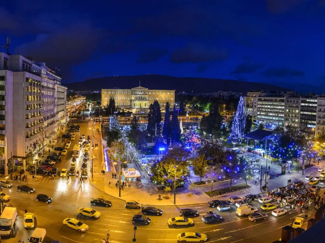 广场 - Athina | Secret World Trip Planner