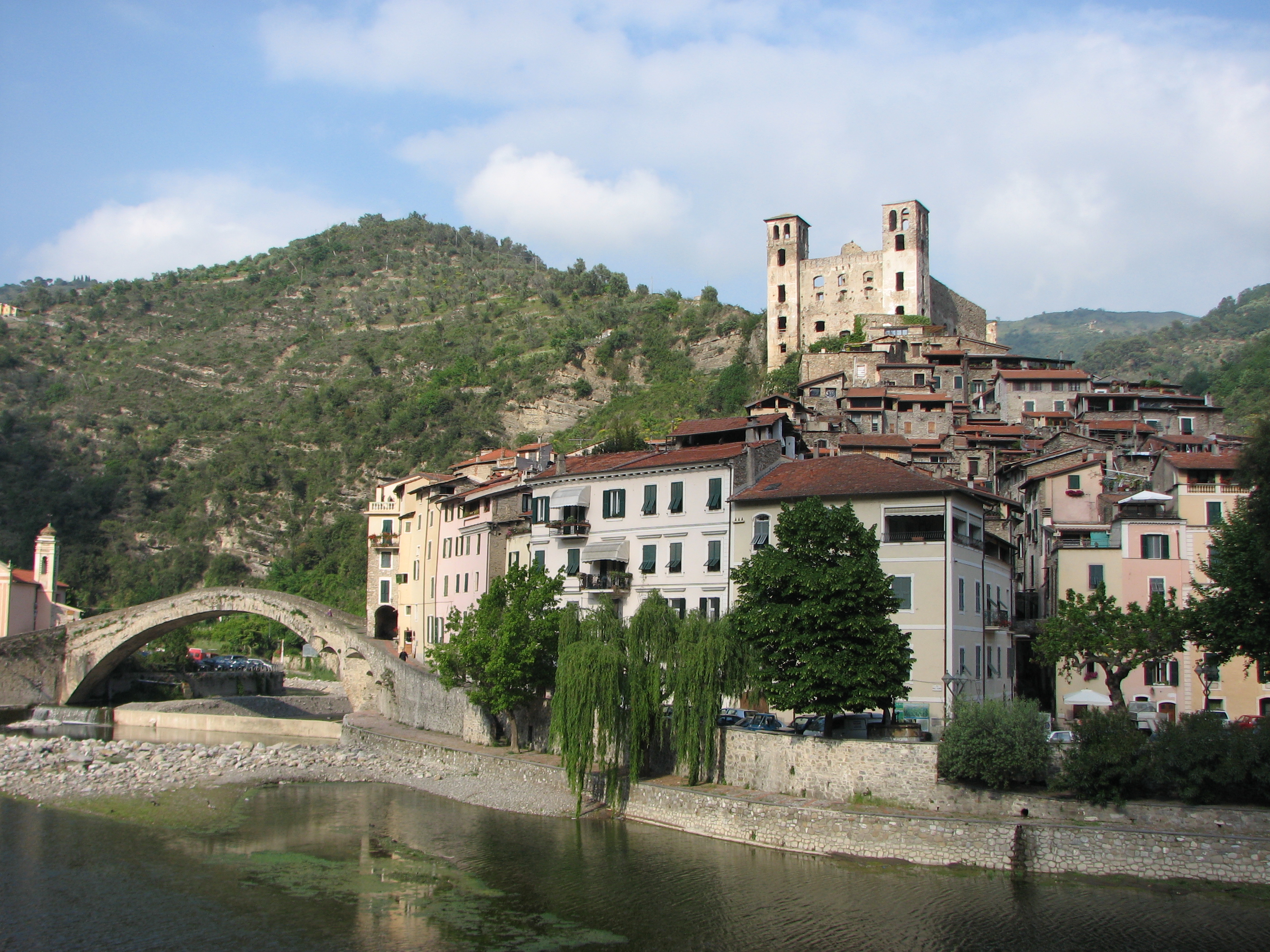 돌체아쿠아 - Dolceacqua | Secret World Trip Planner