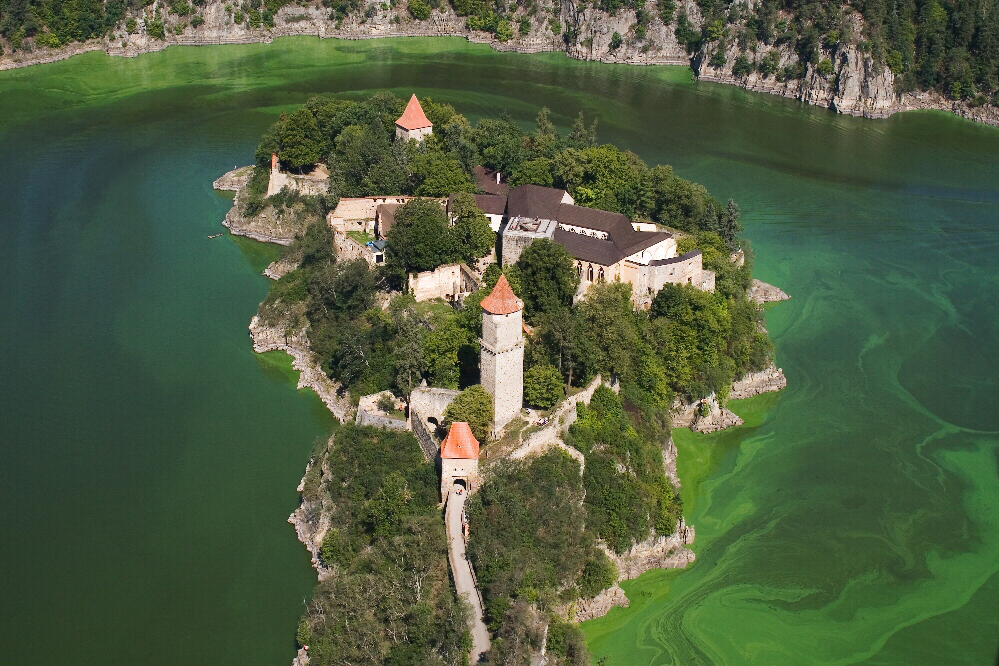 CASTELLO DELLA CAMPANA - Zvíkovské Podhradí | Secret World Trip Planner