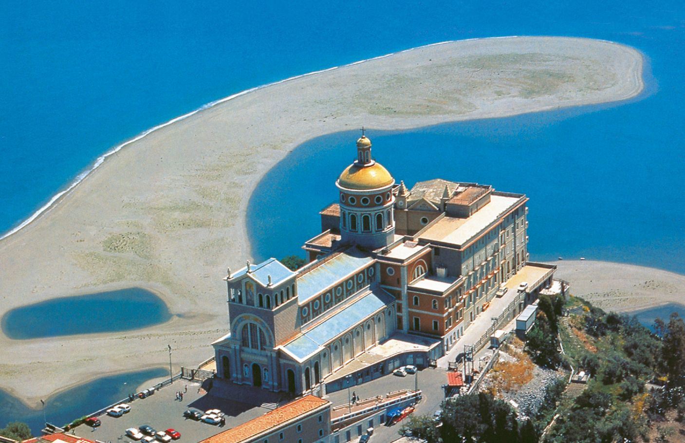 Heiligdom van de Zwarte Madonna - Tindari | Secret World Trip Planner