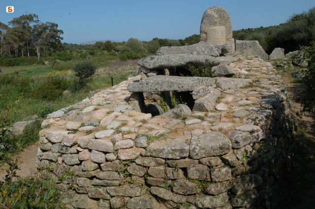 Het graf van de reuzen van Coddu Vecchiu - 07021 Arzachena SS | Secret World Trip Planner